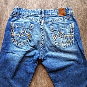 BKE Women's Jeans size 27 x 31 1/2, Kate boot, mid rise